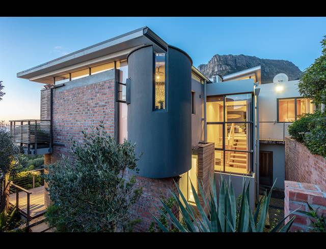 4 BEDROOM HOUSE FOR SALE IN LLANDUDNO